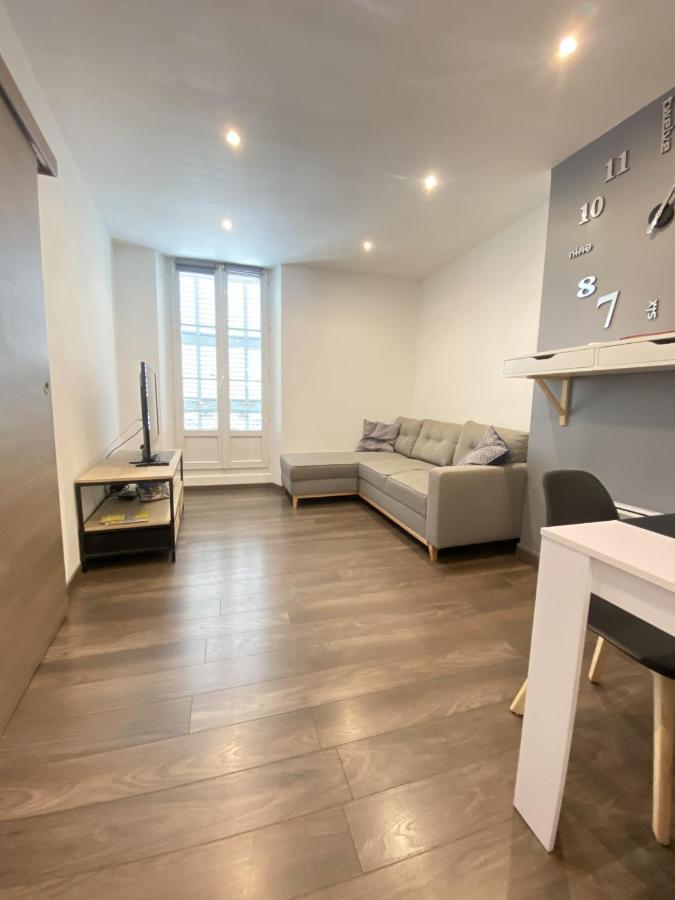 Appartement T2 Hyper centre clim,WIFI à Hyères Extérieur photo